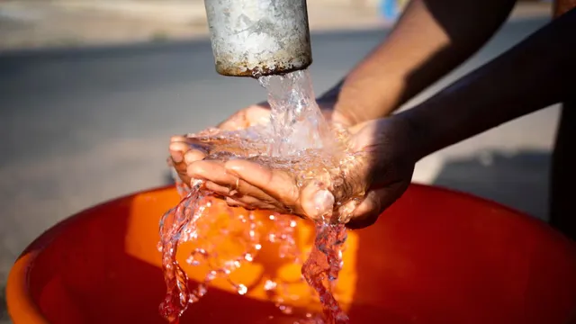 महाराष्ट्र, अकोला गांव, जल संकट, उग गांव, नासिक के गावों में पानी का संकट, महाराष्ट्र में जल संकट, कई गांव में पानी के लिए तरस रहे लोग. 