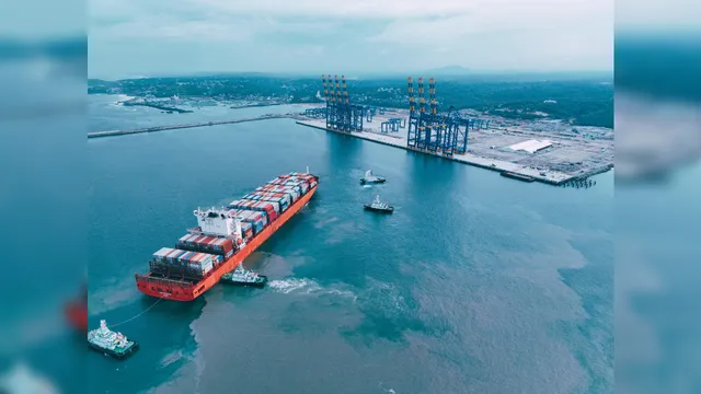 Vizhinjam port, Vizhinjam Port Project, PM Modi, PM Modi  inaugurates Vizhinjam Port, Vizhinjam Port Speciality, Vizhinjam Port properties, who own Vizhinjam Port, विझिंजम बंदरगाह, विझिंजम बंदरगाह केरल, विझिंजम बंदरगाह परियोजना, विझिंजम बंदरगाह की खासियत, विझिंजम बंदरगाह का उद्घाटन