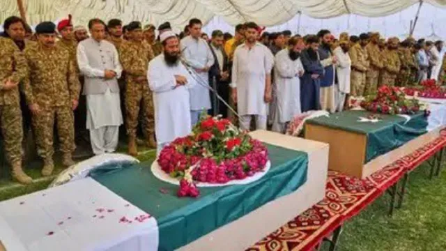 Terrorist funeral 19