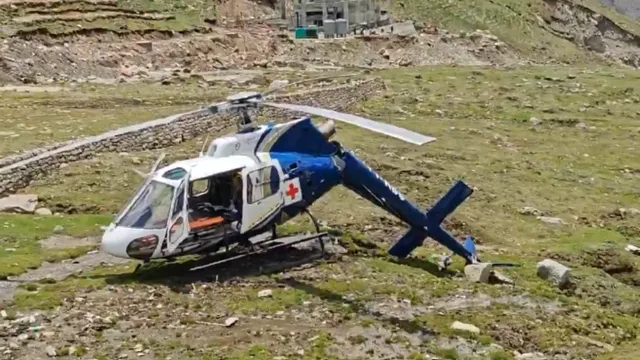 kedarnath air ambulance crashed while landing pilot and team are safe