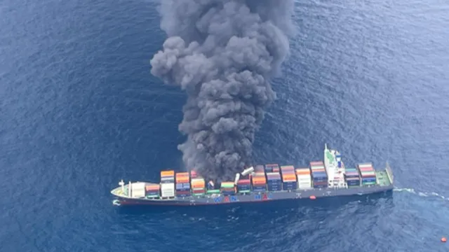 CHINA THANKS IN DIA FOR RESCUE DREW MWMBERS FROM BURNING CARGO SHIP