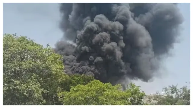गुजरात के अहमदाबाद में प्लेन क्रैश