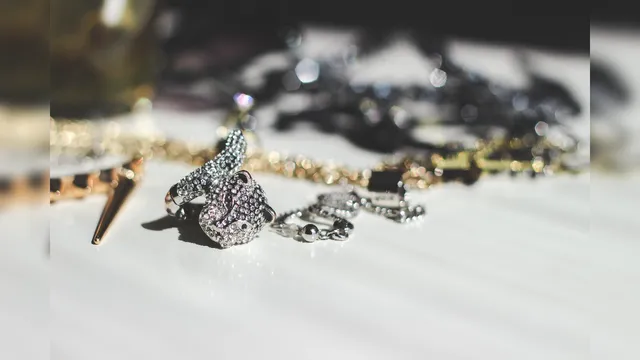 silver gold price today, सस्ता हुआ सोना, चांदी ऑल-टाइम हाई पर पहुंची, 