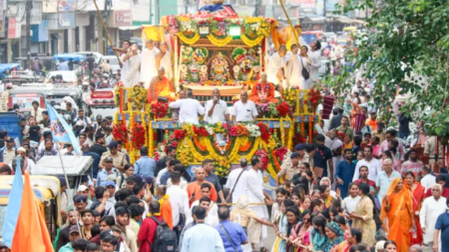 jagannath rath yatra stampede near gudincha temple 3 dead and several injured