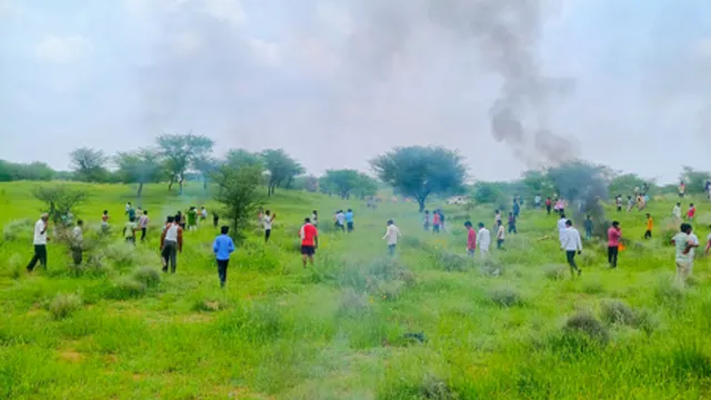 iaf plane jaguar crashed in rajsthan 2 killed along pilot