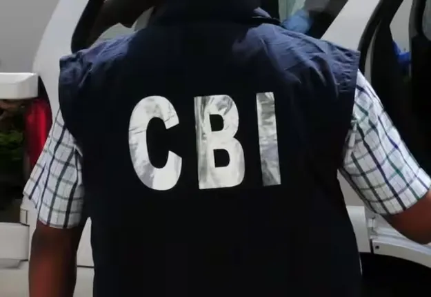 नीट पेपर लीक मामले में सीबीआई ने धनबाद के तालाब से बोरी में बरामद किए 7 मोबाइल फोन व दस्तावेज
