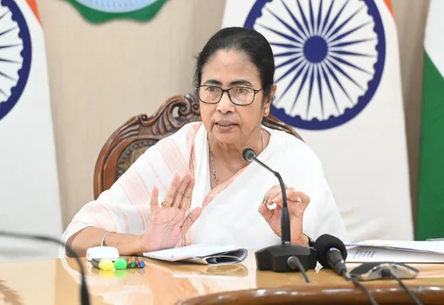 7 बार सांसद, दो बार मंत्री रह चुकी हूं, मुझे मत सिखाओ...बांग्लादेशी शरणार्थियों के मुद्दे पर केंद्र से बोलीं ममता बनर्जी