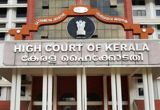 केरल HC ने मलयालम फिल्म उद्योग में महिलाओं की समस्याओं पर हेमा समिति की रिपोर्ट जारी करने पर से रोक हटाई