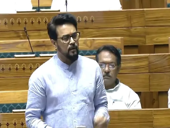 'कांग्रेस और राहुल गांधी बांग्लादेश के हिंदुओं पर चुप क्यों..', अनुराग ठाकुर ने लोकसभा में दागा सवाल