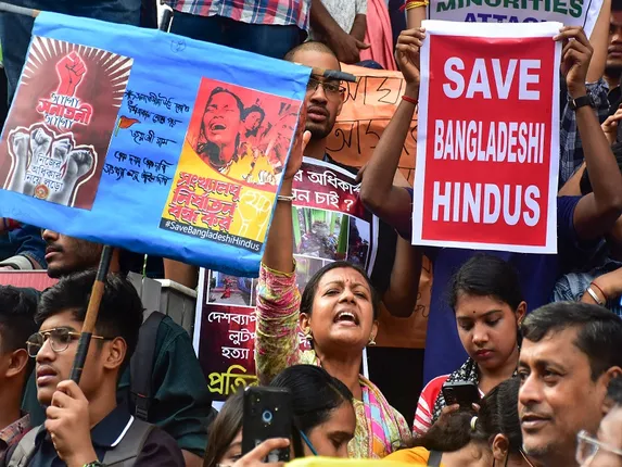 बांग्लादेश में हिंदुओं की कितनी आबादी है...साल दर साल कितनी बदली तस्वीर?