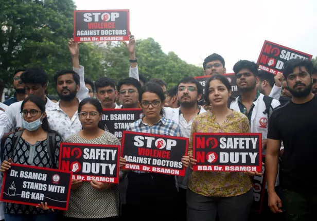 35% डॉक्टरों को नाइट शिफ्ट में सेफ फील नहीं होता, 45% के पास नहीं होता ड्यूटी रूमः सर्वे