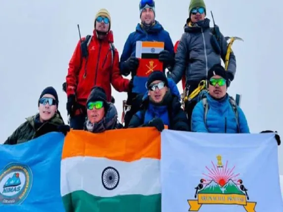 दलाई लामा के नाम पर अरुणाचल प्रदेश की चोटी को भारतीय दल ने दिया नाम, चीन भड़का...कहा- ये अवैध है