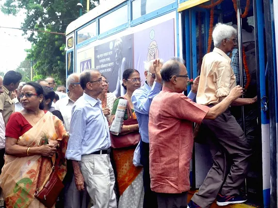 'आयुष्मान भारत' के तहत 70 की उम्र से ज्यादा सभी लोगों का 5 लाख रुपये तक मुफ्त इलाज, जानिए कैसे करेगी ये योजना काम?