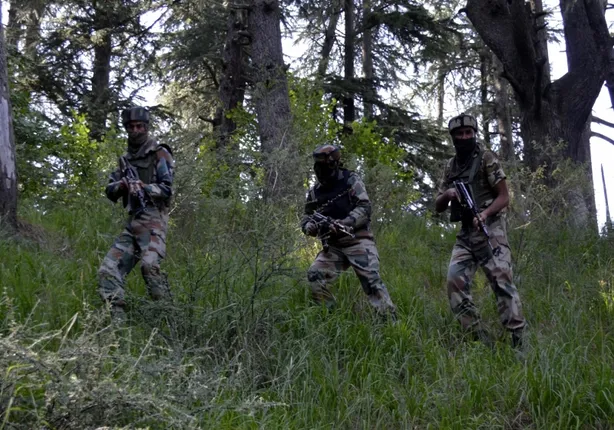 अनंतनाग में अपहरण के बाद आतंकियों ने की सेना के जवान की हत्या, शरीर पर चाकू और गोलियों के मिले निशान