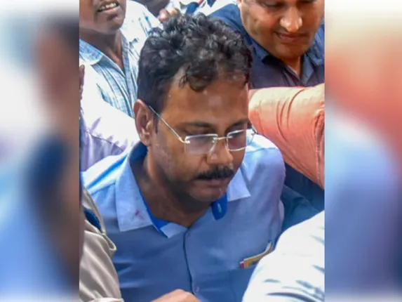 कोलकाता रेप-मर्डर केसः आरजी कर मेडिकल कॉलेज के 10 डॉक्टर निष्कासित, संदीप घोष के करीबियों पर कार्रवाई