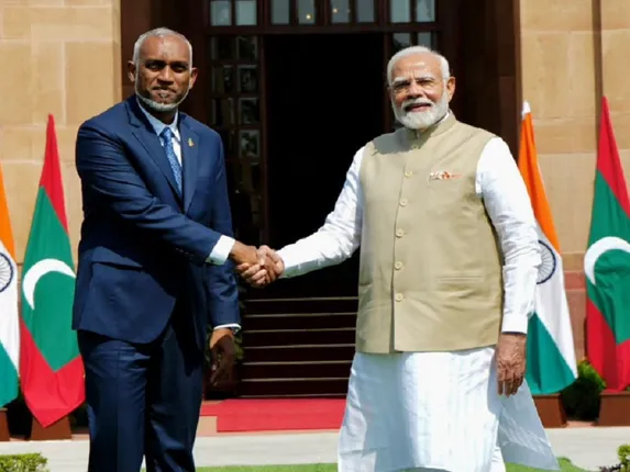 पीएम मोदी और मालदीव के राष्ट्रपति मुइज्जू की मुलाकात में क्या हुआ...किसने क्या कहा?