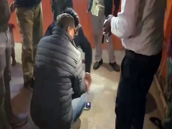 यूपी: संभल में दूसरे दिन पहुंची ASI की टीम, कल्कि मंदिर और प्राचीन कृष्ण कूप का किया निरीक्षण