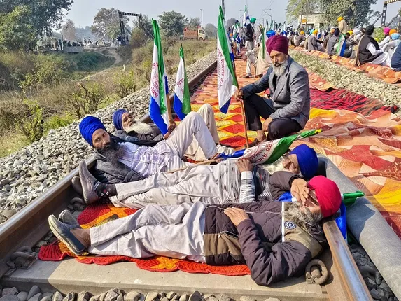 Amritsar: Farmers block railway tracks during their statewide "rail roko" protest (File Photo)