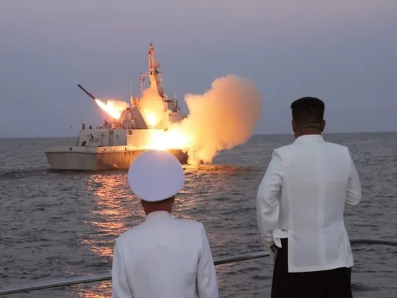 south korea says North Korea is building a warship weighing four thousand tons, will be equipped with dangerous missiles