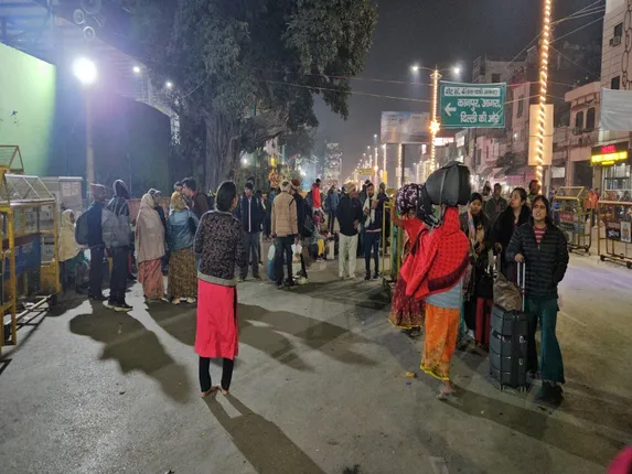 Maha Kumbh, Devotees, Prayagraj, Mauni Amavasya bath,