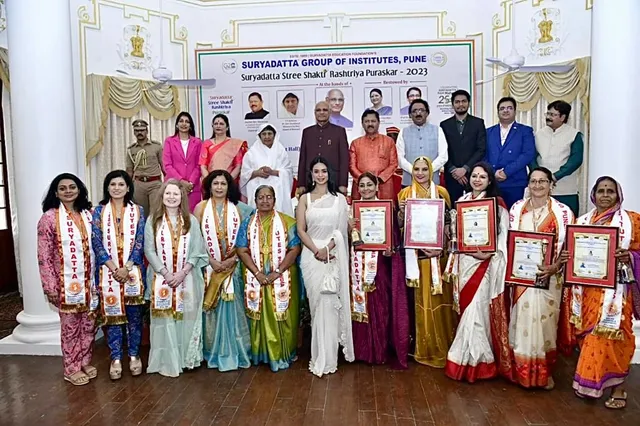 Soundarya Sharma (2)