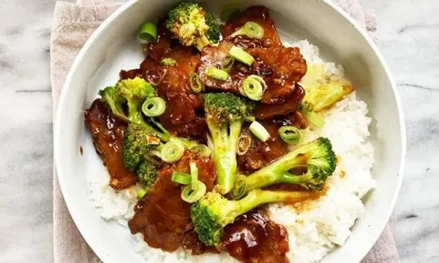 Vegan Curried Seitan with Rice, Edamame and Broccoli Recipe