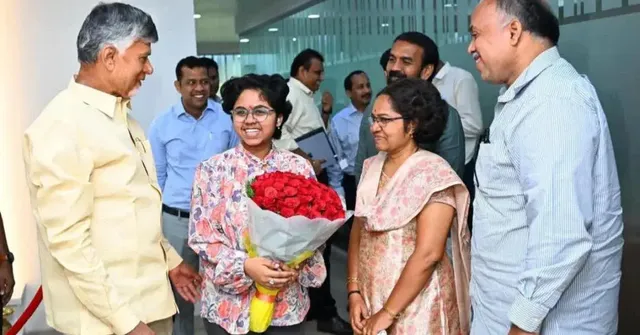 17-year-old Sai Manogna Guthikonda from Andhra became the only girl in India to score a 100 percentile in JEE Main 2025.