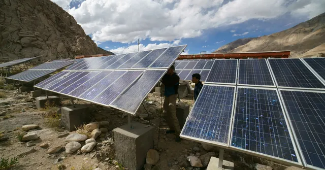 Winter fog and pollution in Delhi can cut solar output by up to 50%, while clear skies keep Ladakh’s panels efficient.
