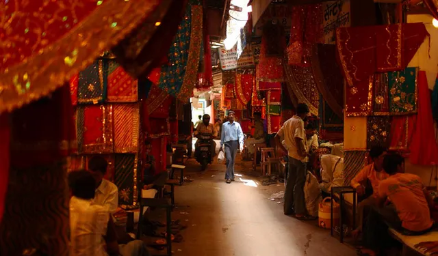 Have You Explored These 14 Good Old Traditional Markets of India?