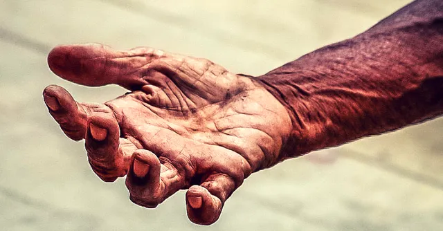 He Begs on Chennai Buses so He Can Buy Books for Street Children