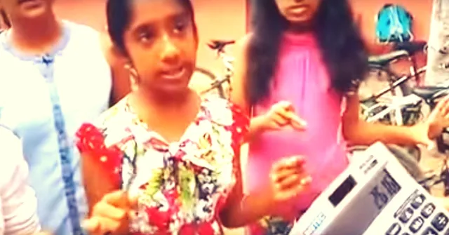VIDEO: Watch Kids Solve Mathematical Problems by Flicking Their Fingers. It's Mind Boggling!