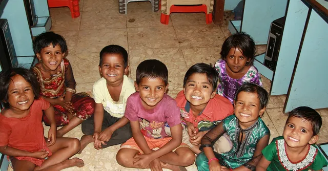 This School Goes Wherever The Children Are & Here's Why It Is So Important For India