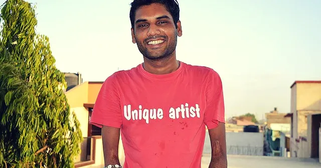 From Losing Both Hands at the Age of 14 to Finishing 300 Paintings - The Battle of an Artist