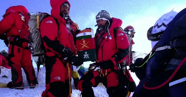 This Daring Siachen Soldier is the First Indian to Climb Mt. Everest and Reach the South Pole