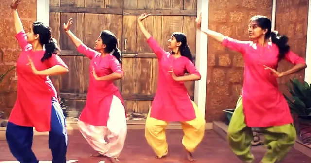 Watch This Viral Video of Bharatnatyam Dancers Giving a Classical Twist to the 'Friends' Theme Song