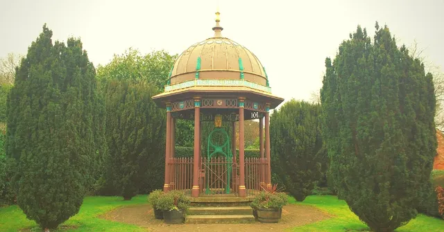 A Little Bit of Varanasi in England: Why This Tiny Oxfordshire Village Has a Benares Grove