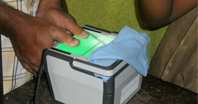 A Letter to PM Modi From an Elderly Man Whose Fading Fingerprints Can't Be Verified for Aadhaar