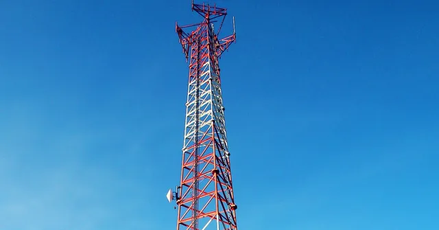 Worried About Radiation From Mobile Towers? Track It Using This Portal!