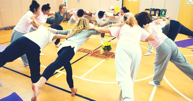How Yoga Helps the World. Paying (H)Ommage to Yoga on International Yoga Day!