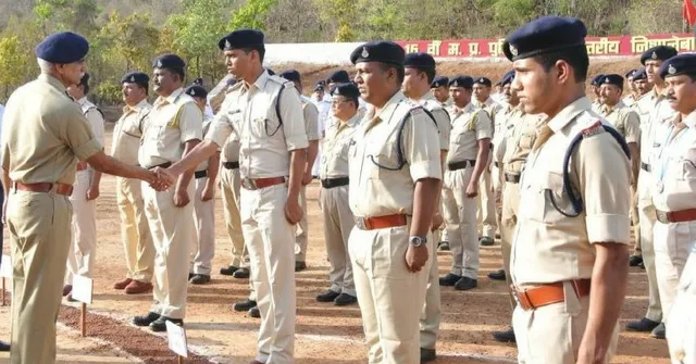This MP Cop Ran 1km With a 10kg Bomb to Save 400 Students!