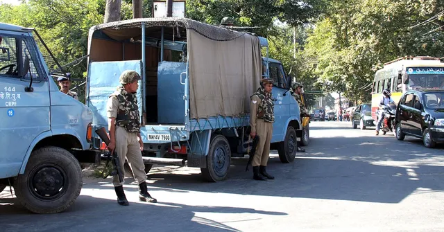 When a Grenade Landed on a J&K Cop, His Quick-Thinking Saved 10 Lives