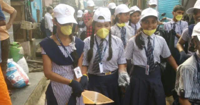 Instead of Waiting for the Govt, These Mumbai Kids Clear Garbage By Themselves