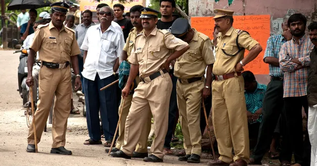 This Grateful Farmer Gave a 'Scrumptious' Payback To Kerala Cops. Here's Why!