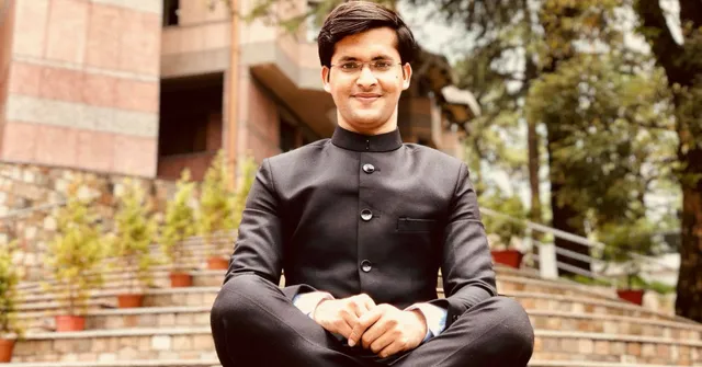 How an Auto Driver's Iron-Willed Son Became One of India's Youngest IAS Officers!