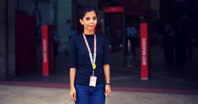 Worked 15 Hrs, Juggled College: Mumbai Girl's Struggle to Get Degree Will Inspire You!