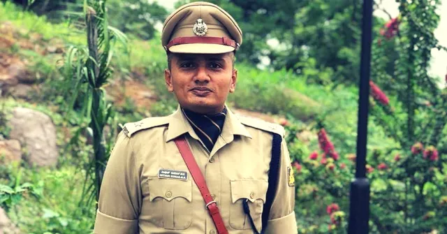 'Was a Backbencher, Failed UPSC 4 Times': IPS Officer’s Post Wins Netizens’ Hearts