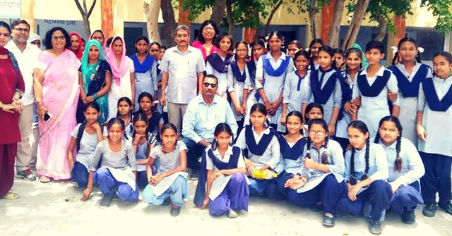 Haryana Man Turns Pad Man on Diwali, Distributes 1000 Sanitary Napkins to Poor Girls!