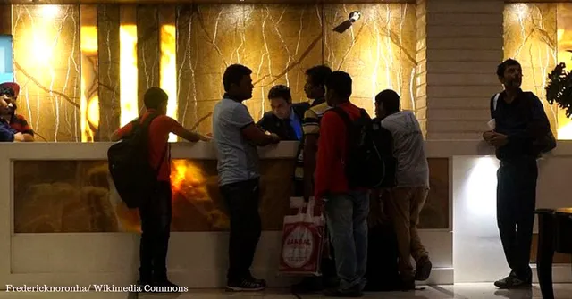 'Online Booking of Hotels Banned': What's the Truth Behind the Viral Whatsapp Forward?