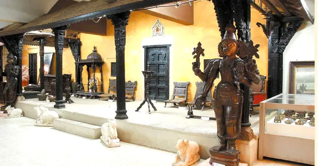 The Pune Doctor Whose House Contains 22,000 of India's Rarest Artefacts!