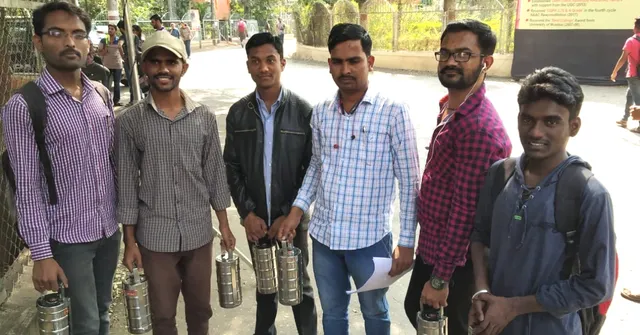 Pune Students Give Free Meals to Juniors - For a Reason That'll Touch Your Heart